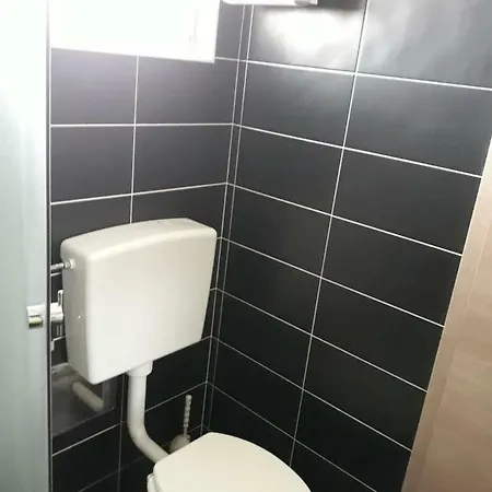 شقة Ekv Apartman